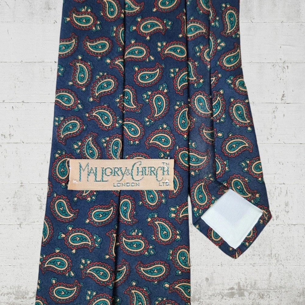 80s Vintage Navy Green Paisley London Mallory and Church Neck Tie 3.75 x 59